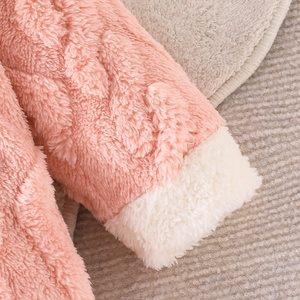 Mono de Invierno para Bebé, Cálido y Afelpado, con Botones Fáciles de Usar, Diseño con Capucha - Product Image 4