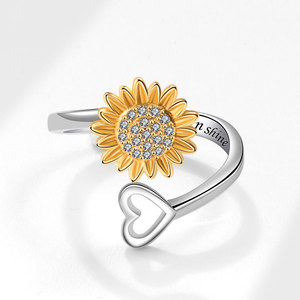 Bague anti-stress ajustable Tournesol en cuivre plaqué or avec zircon pavé, Bijou 'Tu es mon rayon de soleil', Cadeau d'amour pour petite amie - Product Image 3