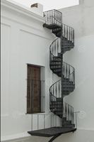 Escalier de villa moderne en acier inoxydable, escamotable, à spirale, monté latéralement, pratique et élégant, pour usage domestique