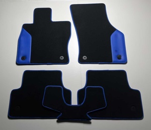 El <span class=keywords><strong>Interior</strong></span> del Auto Deportivo Marlattu GT GranTurismo Está Equipado con Tapetes de Piso de Gamuza GC Convertible de Nylon Importado de Fábrica Original. - Product Image 1