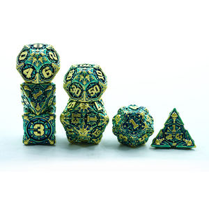 ชุดลูกเต๋าทรงโจรสลัดสุดหรู7ชิ้นทำด้วยมือทำจากโลหะผสมสังกะสีสีเขียวทองออกแบบโลโก้ได้ตามต้องการ - Product Image 3