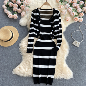 Noir et blanc rayé à manches longues pull tricoté Cardigan et Spaghetti sangle moulante robe mi-longue costumes femmes deux pièces ensembles - Product Image 4