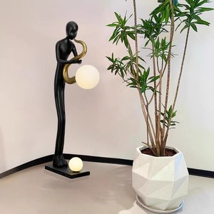 Lámpara de Pie con Figura de Hombre Tocando Saxofón, LED, Decoración para Hotel, Galería de Arte, Obra de Arte, Lámpara de Pie de Resina, Adornos para <span class=keywords><strong>Bar</strong></span> - Product Image 1