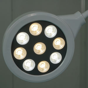 BT-LED04 अस्पताल मोबाइल के नेतृत्व में परीक्षा लैंप स्टैंड सर्जरी लैंप ट रूम, पहियों के साथ थिएटर प्रकाश - Product Image 5