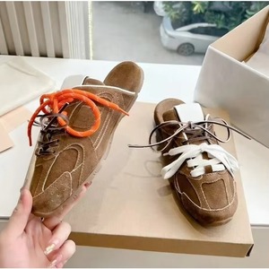 Mocassins en daim classiques haut de gamme pour hommes et femmes, tendance mode, pantoufles et sandales plates unies pour le printemps/été - Product Image 3