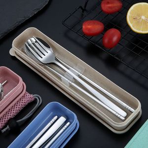 Juego de Cubiertos Portátiles de Metal con Estuche: Palillos, Cuchara y Pajita para Viaje - Product Image 3