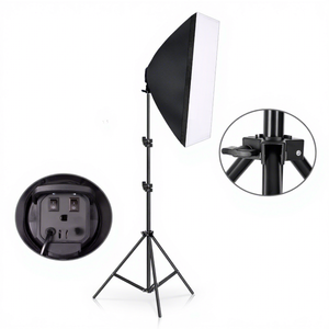 Gutes Studio-Blitzlicht-Fotografie-Ausrüstungsset für den Innenbereich mit 50 x 70 cm <span class=keywords><strong>Softbox</strong></span>, 135-W-Glühbirne, Lichtstativ und Tragetasche. - Product Image 2