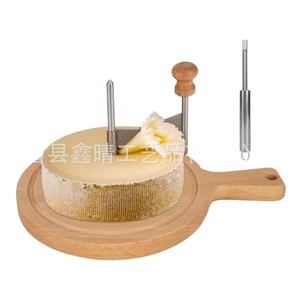 Râpe à fromage ronde en bois, outil à râper le beurre et le fromage, outil à râper les pépites de chocolat en bois avec manche - Product Image 1