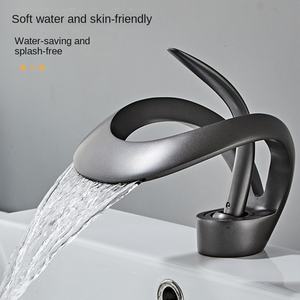 <span class=keywords><strong>Grifo</strong></span> de <span class=keywords><strong>lavabo</strong></span> de lujo, <span class=keywords><strong>grifo</strong></span> mezclador de <span class=keywords><strong>cascada</strong></span> para baño, <span class=keywords><strong>grifo</strong></span> mezclador de fregadero de agua fría y caliente montado en Cubierta de latón - Product Image 1