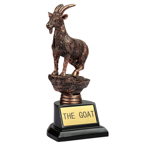 राल बकरी ट्रॉफी टुकड़ा कला डिजाइन हाथ से चित्रित पशु थीम - Product Image 1