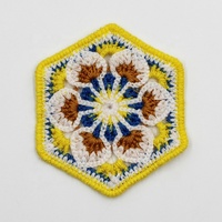 Prix usine personnalisé 8cm coloré caboteur Polyester 3D hexagone fleur Crochet motif Patch pour tapis de tasse