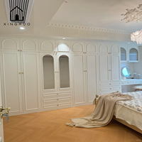 Armoire de rangement XINGRUO avec portes cintrées et cannelées, design européen moderne, portes Shaker autoportantes, meuble de toilette