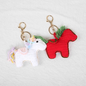 Porte-clés poney en crochet fait main, pendentif licorne mignon en fil, accessoire de <span class=keywords><strong>sac</strong></span> créatif, ornement de couple - Product Image 1