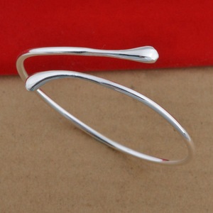 <span class=keywords><strong>Set</strong></span> Perhiasan Pengantin Afrika Dapat Digadaikan <span class=keywords><strong>18k</strong></span> Kalung Wanita Gelang Anting <span class=keywords><strong>Set</strong></span> Cincin Empat Buah Perhiasan Emas <span class=keywords><strong>Set</strong></span> Perhiasan Baja Tahan Karat - Product Image 6