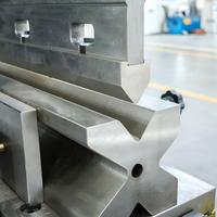 Presse plieuse hydraulique CNC avancée HARSLE pour le pliage de tôles de précision dans l'industrie automobile, aérospatiale et de la construction