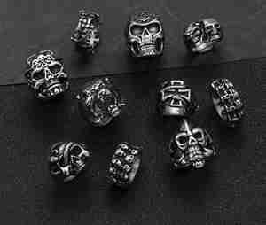 Anillo de calavera de nuevo diseño para hombre - Product Image 1