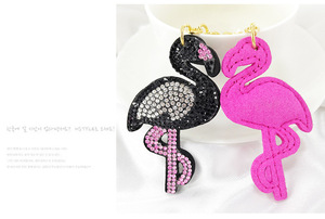Porte-clés pompon en velours coréen, flamand rose, pendentif Flash, sac, accessoires de voiture, nouvelle collection, <span class=keywords><strong>2022</strong></span> - Product Image 3