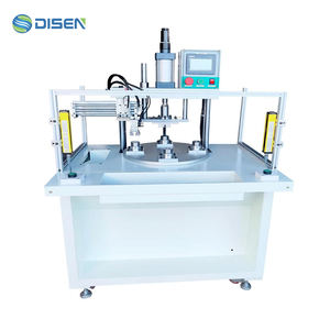 Machine à boucle de chaussure avec trou de clouage entièrement automatique Bouton décoratif Vente en gros Hommes Femmes <span class=keywords><strong>Crocs</strong></span> Chaussures Sandales Machines de fabrication - Product Image 1