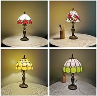 Lampe de chevet LED rétro européenne de style Tiffany, abat-jour en verre coloré soudé fait main sur mesure, vente en gros