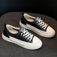Chaussures plates perforées à enfiler pour femmes, en cuir véritable, respirantes, avec dentelle décorative, idéales pour les vacances