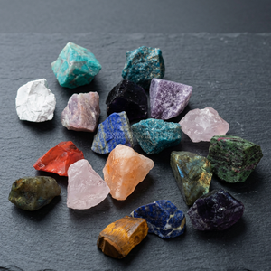 Venta al por mayor 50-75mm Cuarzo Fluorita Turquesas Amatistas Cristal en bruto natural Minerales curativos Rocas Espécimen Piedras - Product Image 3