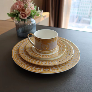 Ensemble de plats en porcelaine de Chine en gros, design rond doré, plat de service en céramique - Product Image 1