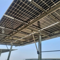 Système de montage solaire photovoltaïque fixe à poteau unique, support galvanisé à chaud, durée de vie de 25 à 30 ans pour les panneaux photovoltaïques