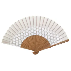 Gepersonaliseerde Print Logo Zijde Fan Bruiloft Cadeau Aangepaste Naam Kleur Mini Bamboe Doek Hand Fan Custom Logo Chinese Opvouwbare Ventilator