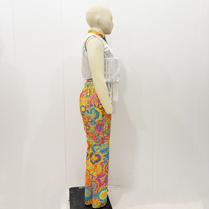 Costume <span class=keywords><strong>hippie</strong></span> 3 pièces pour femmes, haut court à imprimé floral des années 70, pantalon pattes d'éléphant avec gilet à franges - Product Image 6