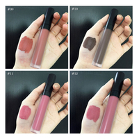 Mousse crémeuse de haute qualité Bâton à lèvres mat à haute teneur en pigments Glaçure à lèvres Logo personnalisé Mat Beaucoup de couleurs Cosmétiques à lèvres