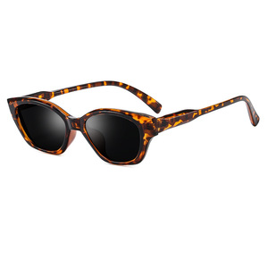 Gafas de Sol Cat Eye Poligonales con Marco Pequeño, Lentes Polarizadas de PC, Estilo Geométrico para Protección Solar y Estilo Urbano - Product Image 5