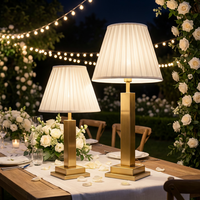 Lampe de table simple pour centre de table de mariage, sans fil, alimentée par batterie, éclairage LED avec abat-jour en tissu classique