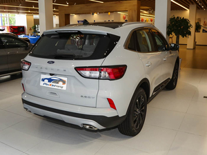 <span class=keywords><strong>Ford</strong></span> Escape <span class=keywords><strong>2024</strong></span> d'occasion, EcoBoost 245 FWD 2.0T 248HP, 5 places, faible kilométrage, sans accident, SUV - Product Image 2