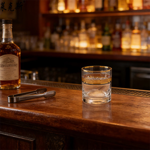 Set di Bicchieri da Whisky di Lusso per <span class=keywords><strong>Hotel</strong></span>, Stile Tumbler, Bicchieri da Gin in Quarzo Trasparente 280ml, Design Moderno e Classico di Alta Qualità - Product Image 4