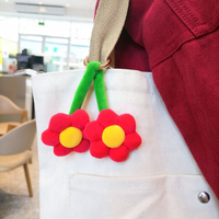 Porte-clés tendance pour filles, fleur rouge en peluche, animal en peluche doux, breloque en coton, cadeau personnalisé mignon