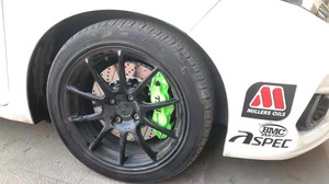 ชุดคาลิปเปอร์เบรกใหญ่สำหรับรถแข่ง 4 ลูกสูบ พร้อมจานเบรกขนาด 330x28 มม. สำหรับรถยนต์ฮอนด้า แจ๊ส ฟิต GK5 ปี 2001-2019 ล้อขนาด 17 นิ้ว - Product Image 5