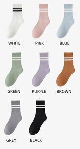 Yili all'ingrosso calze di cotone di alta qualità Yoga Pilates calzini personalizzati calzini bianchi per donne equipaggio di media alta lunghezza - Product Image 5