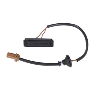 สวิตช์เปิดฝาท้ายรถซูบารุ รุ่น 63270-SG000 สำหรับเปลี่ยนซ่อม สีดำ YC102798-BK - Product Image 1