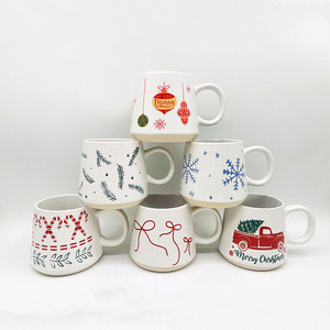 Tasse à café en <span class=keywords><strong>céramique</strong></span> trempée glaçure bicolore imprimée de logo personnalisé avec décalcomanie colorée de vacances sérigraphie poignée <span class=keywords><strong>engobe</strong></span> coffret cadeau parfait - Product Image 3