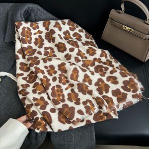 Zifeng OEM mode écharpe imprimé léopard pour l'automne et l'hiver femmes moderne <span class=keywords><strong>sauvage</strong></span> beauté cachemire chaud châle - Product Image 5