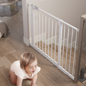 Barrière de sécurité rétractable pour animaux de compagnie en acier pour chiens/chats Conception d'extension fonctionnelle pour balcon/escalier/toilette - Product Image 1