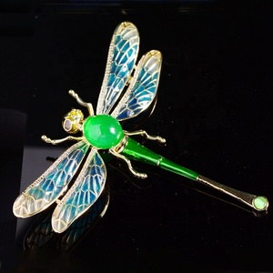 Nuevo diseño señoras elegante joyería de moda chino jade verde esmalte libélula broche al por mayor personalizado - Product Image 5
