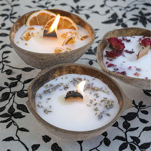 Wholesale Luxury Aromatherapy Scented <b>Candles</b> Handmade Custom Crystal Natural Soy Wax with Dry Flowers for Valentine Gift Sets - Product Image 3