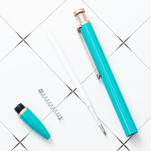 Offre Spéciale stylos à bille promotionnels en aluminium en métal multicolore stylo à bille cadeau de papeterie personnalisé pour les étudiants - Product Image 2