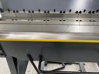 Machine de pliage de tôles pour usage industriel certifiée CE, plieuse manuelle pour tôles et boîtes en métal