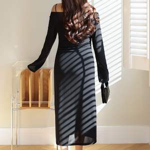 Ensemble robe de soirée sirène en maille Runqi, noir, épaules dénudées, en mousseline, deux pièces, grande taille, N8841 - Product Image 3