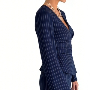 Blusa de Mujer con Rayas Finas y Cuello en V - Top Peplum con Manga Larga Acampanada y Cintura Fruncida, Camisa de Moda para Mujer - Product Image 6