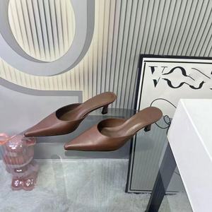 शीर्ष गुणवत्ता वाली नई शैली ग्रीष्मकालीन असली लेदर भूरे ब्रांड के सैंडल डिजाइनर हाई हील्स 2024 जूते महिलाओं के लिए नई शैली - Product Image 1