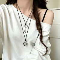 Collier en cordon noir avec pendentif Cadenas et Clé Cœur pour couple, accessoire long et superposable pour pull