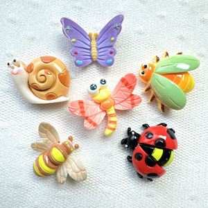 Abalorios de resina con forma de insectos (libélula, caracol) para decoración DIY de fundas de teléfono y pinzas para el pelo - Product Image 1